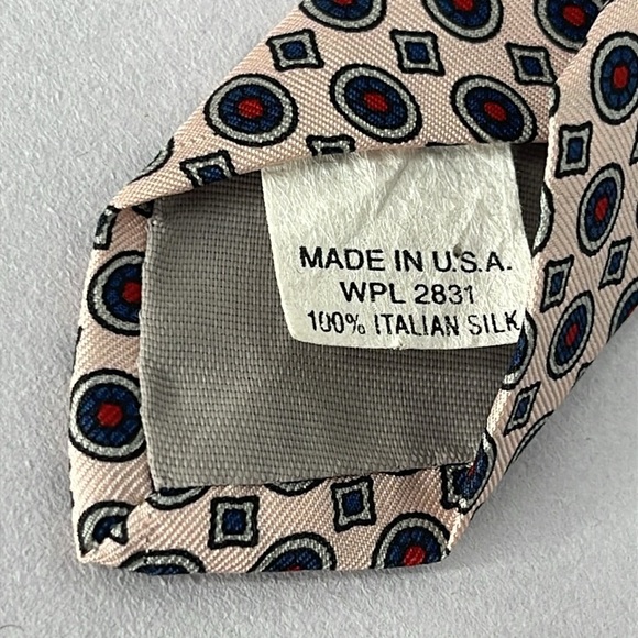 Mario Valentino 100% Italian Silk Tie Soft Pink Geometric Pattern - Picture 10 of 10